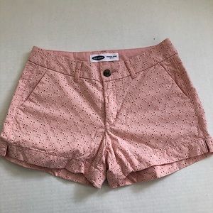 🎉Host Pick💕 Old Navy Mid-rise Everyday Pink Eyelets Short